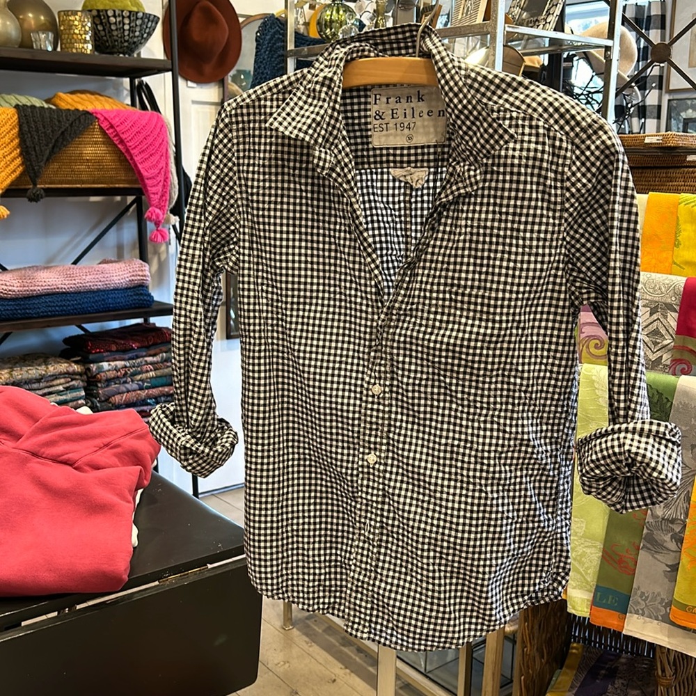 Frank& Eileen NWT White and Black Checked Cotton Shirt.